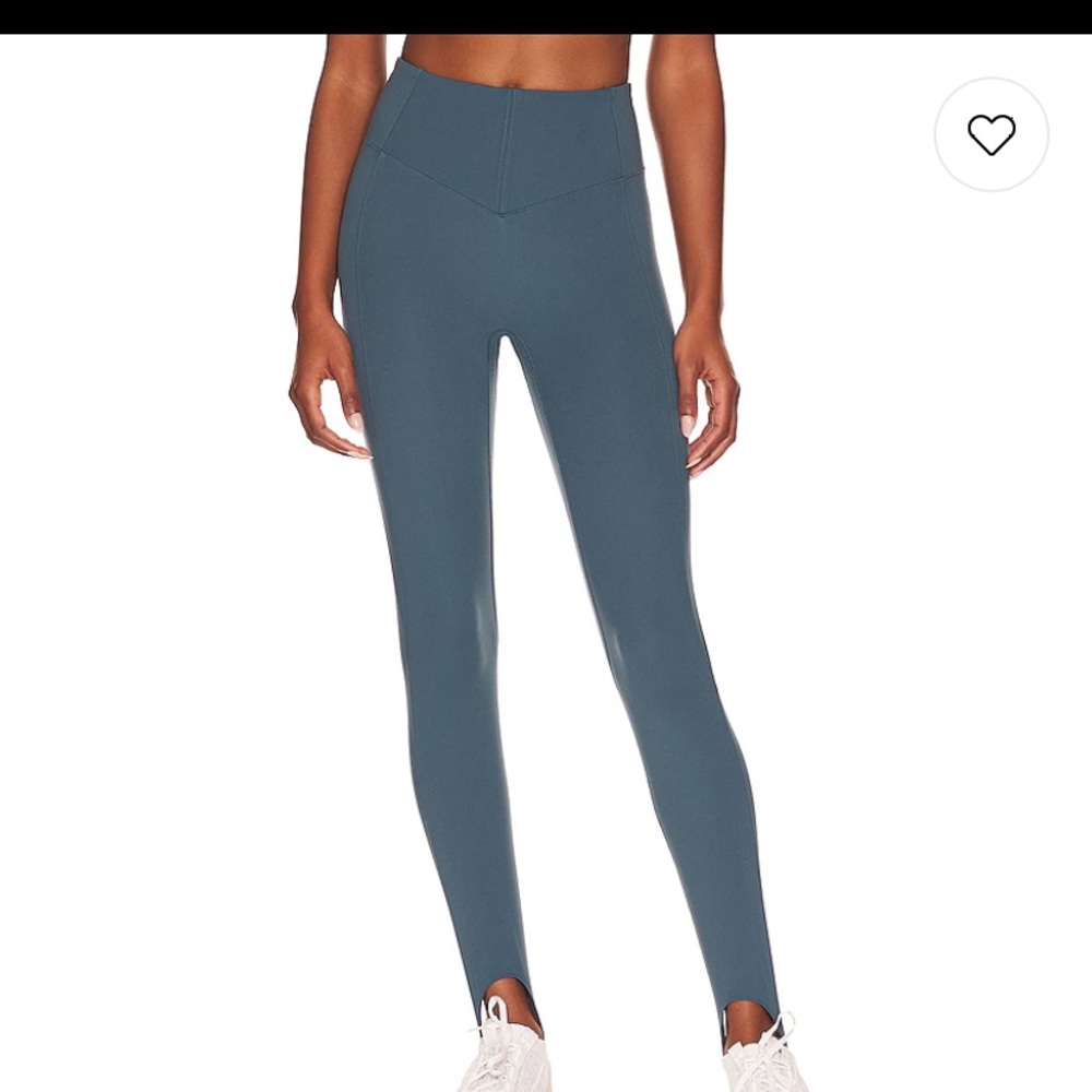 Le Ore X Bandier stirrup leggings